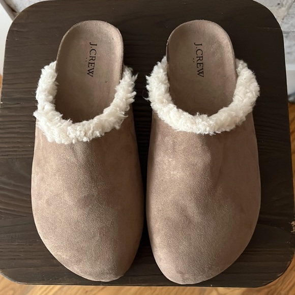 J.Crew women’s slip-on shoes. Size 8 - Picture 2 of 4